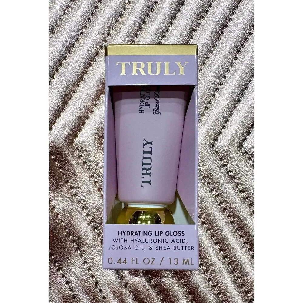 TRULY - NWT - Hydrating Tinted Lip Gloss in 